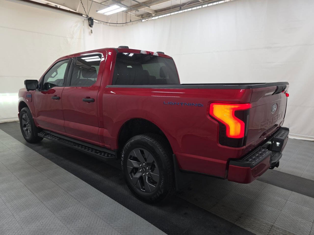 Used 2024 Ford F150 Lightning XLT w/ Max Trailer Tow Package image 5