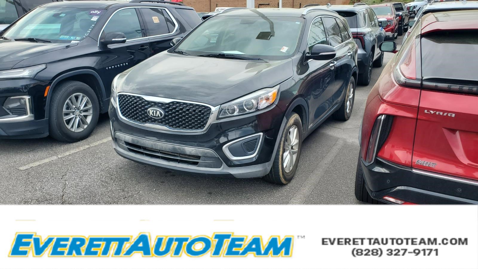 Used 2017 Kia Sorento LX w/ LX Convenience Package image 1