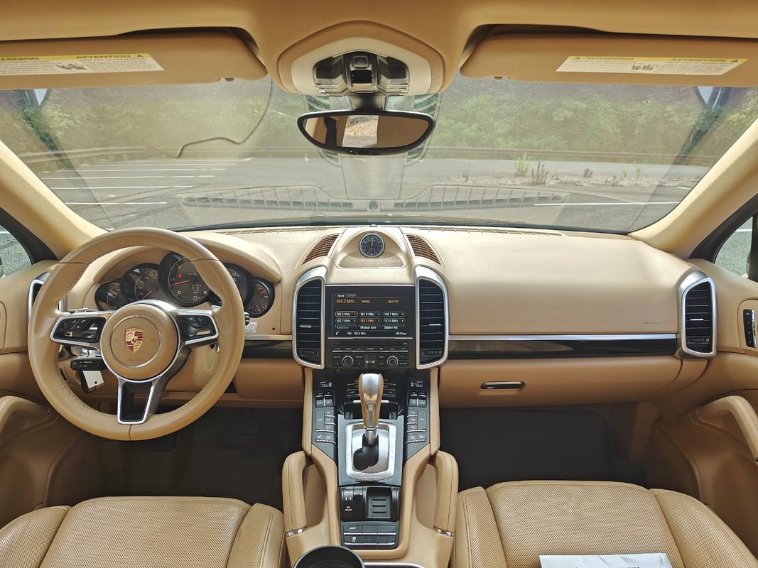 Used 2015 Porsche Cayenne Diesel w/ Premium Package AWD/4WD image 6