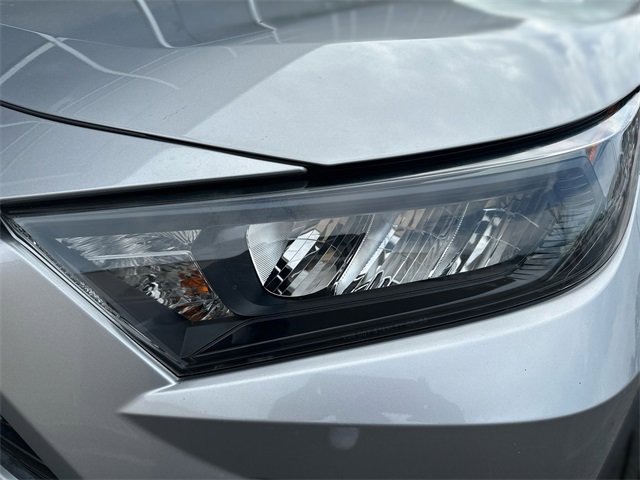Used 2021 Toyota RAV4 LE image 9