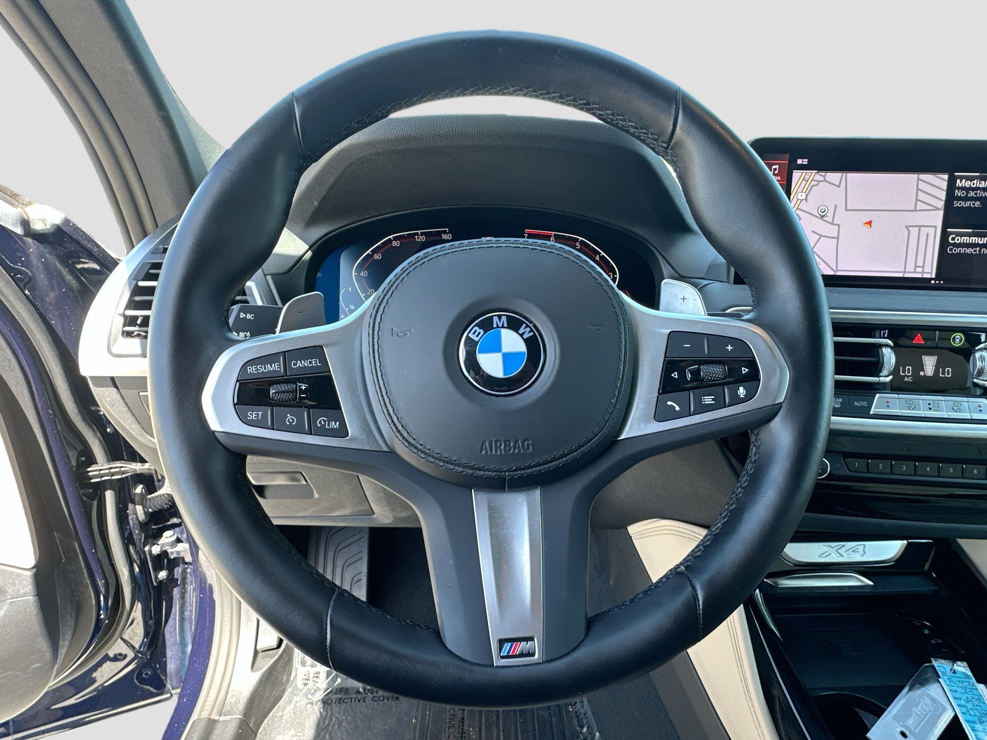 Used 2024 BMW X4 xDrive30i w/ M Sport Package AWD/4WD image 11