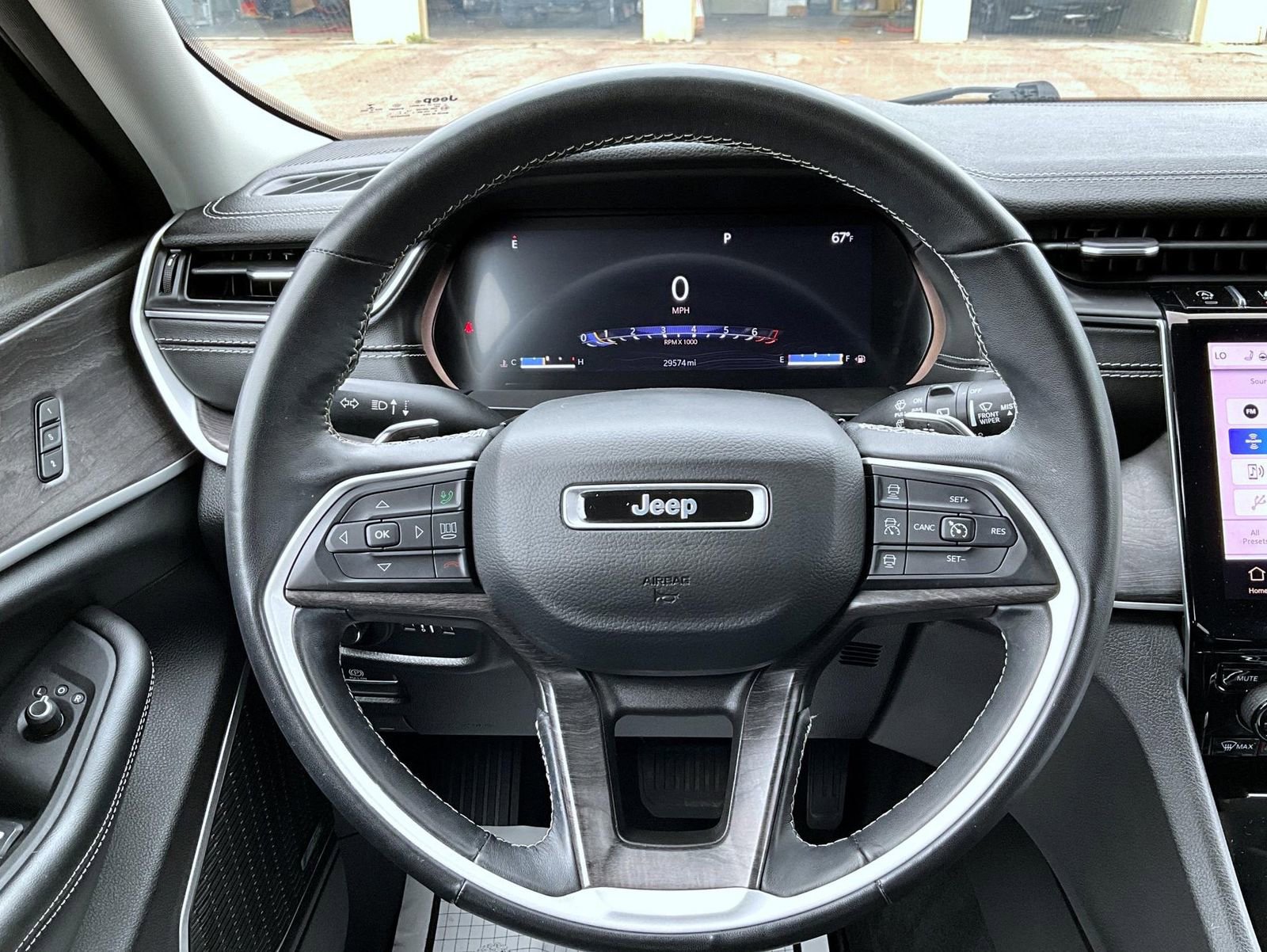 Certified 2022 Jeep Grand Cherokee Limited w/ MOPAR Finishing Package image 13