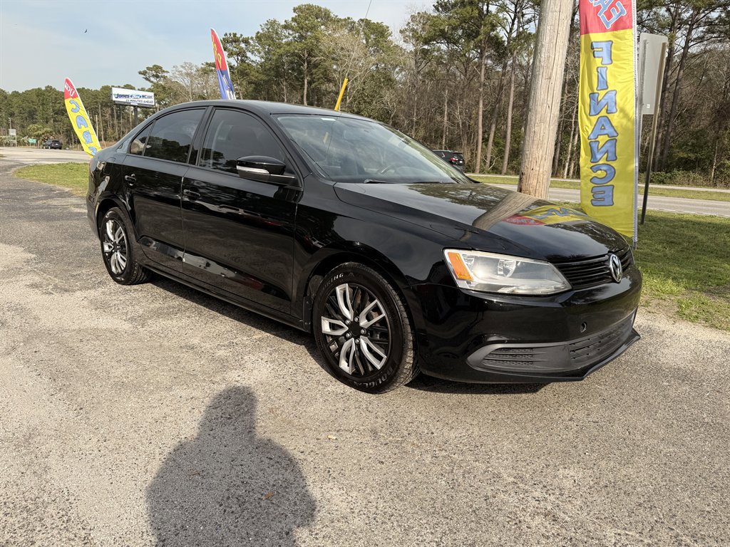 Used 2011 Volkswagen Jetta SE image 3