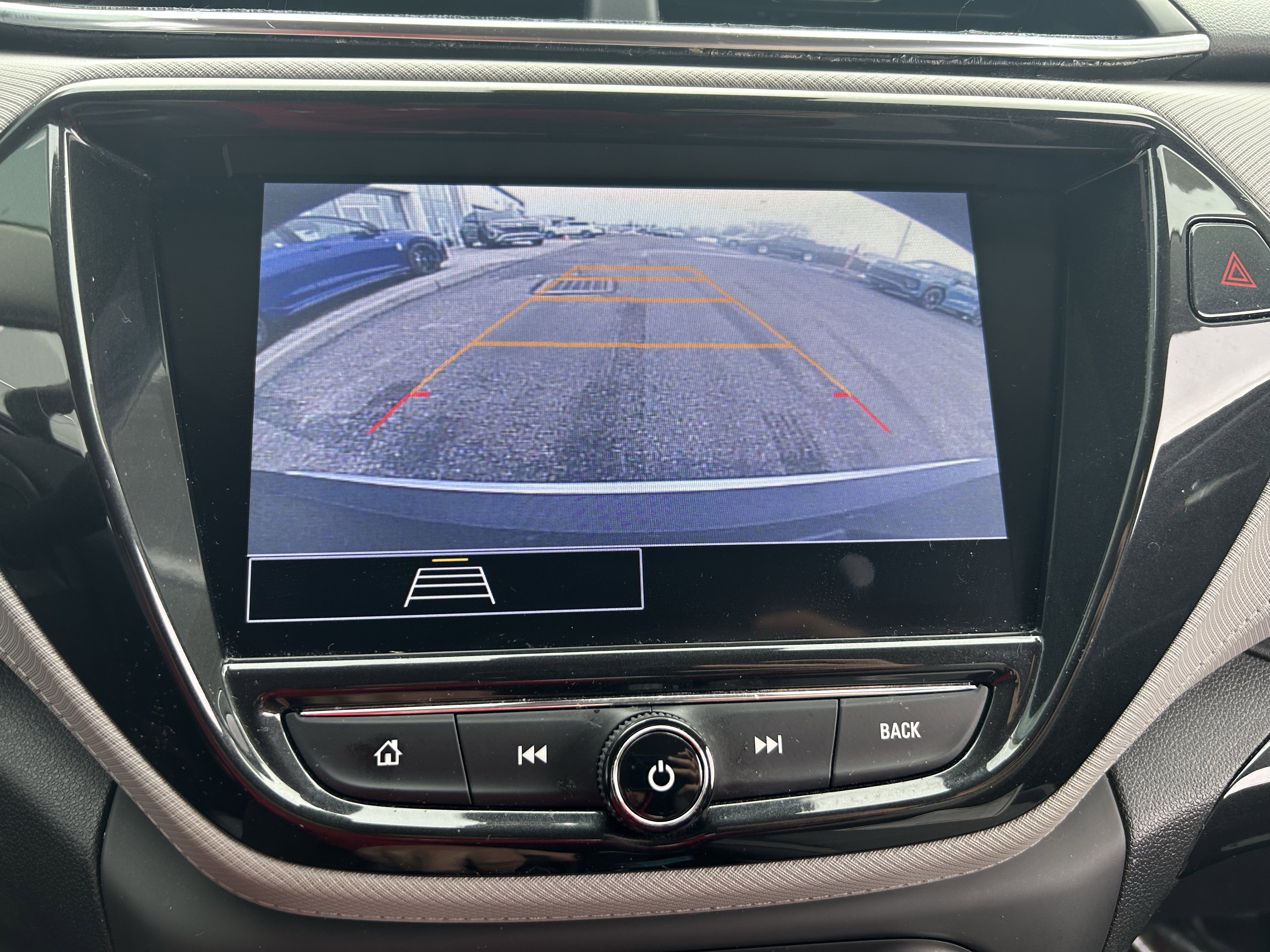 Used 2021 Chevrolet TrailBlazer LT w/ Convenience Package FWD image 13