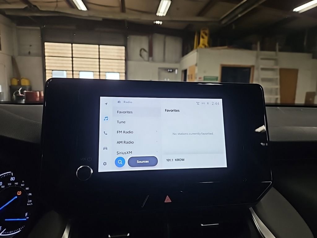 Used 2023 Toyota Venza LE image 20