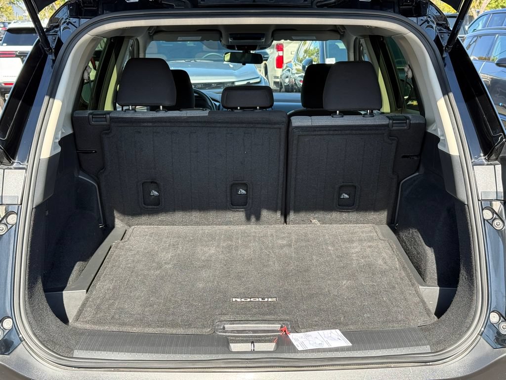 Used 2023 Nissan Rogue SV FWD image 12