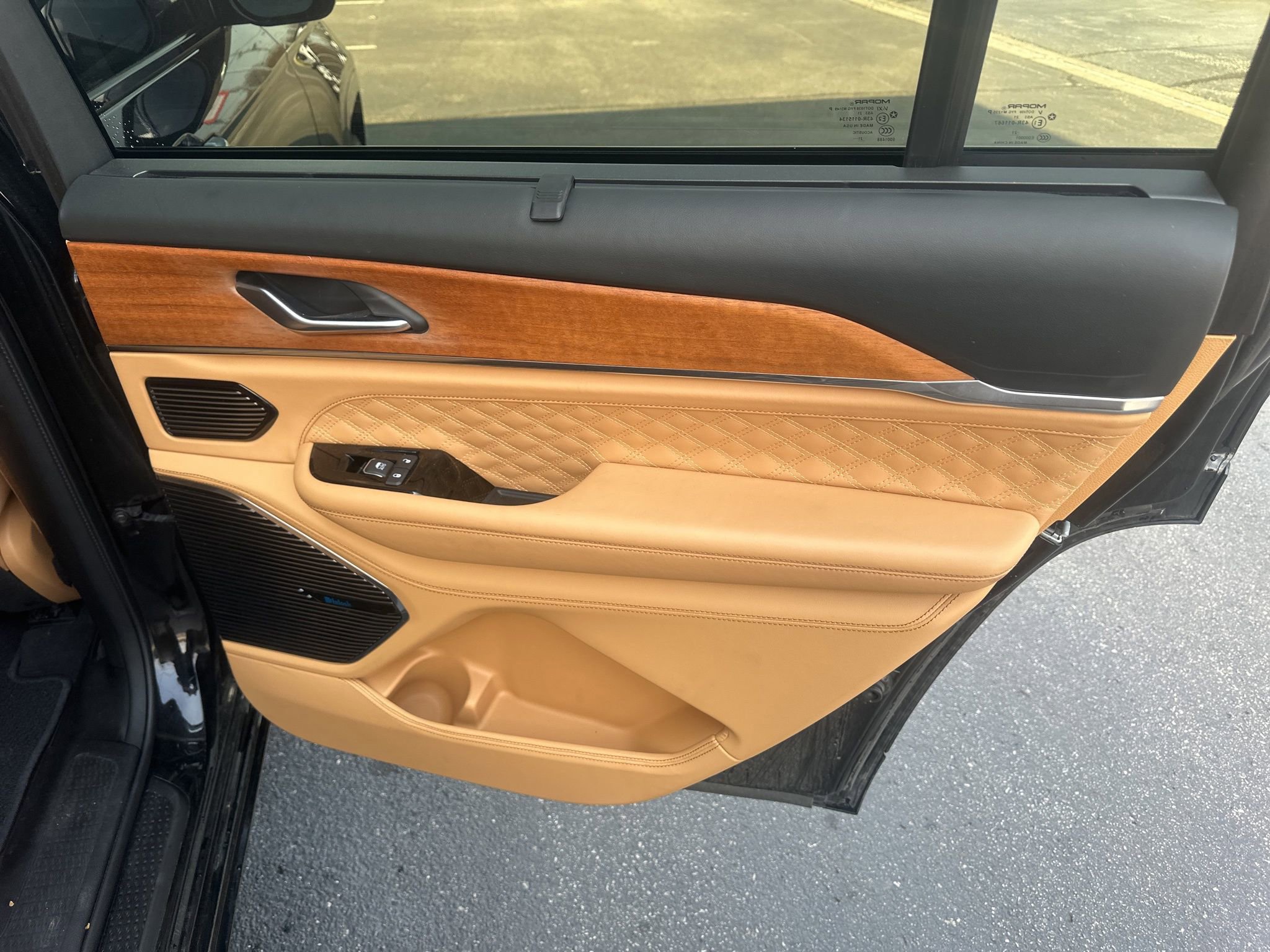 Used 2021 Jeep Grand Cherokee L Summit image 11