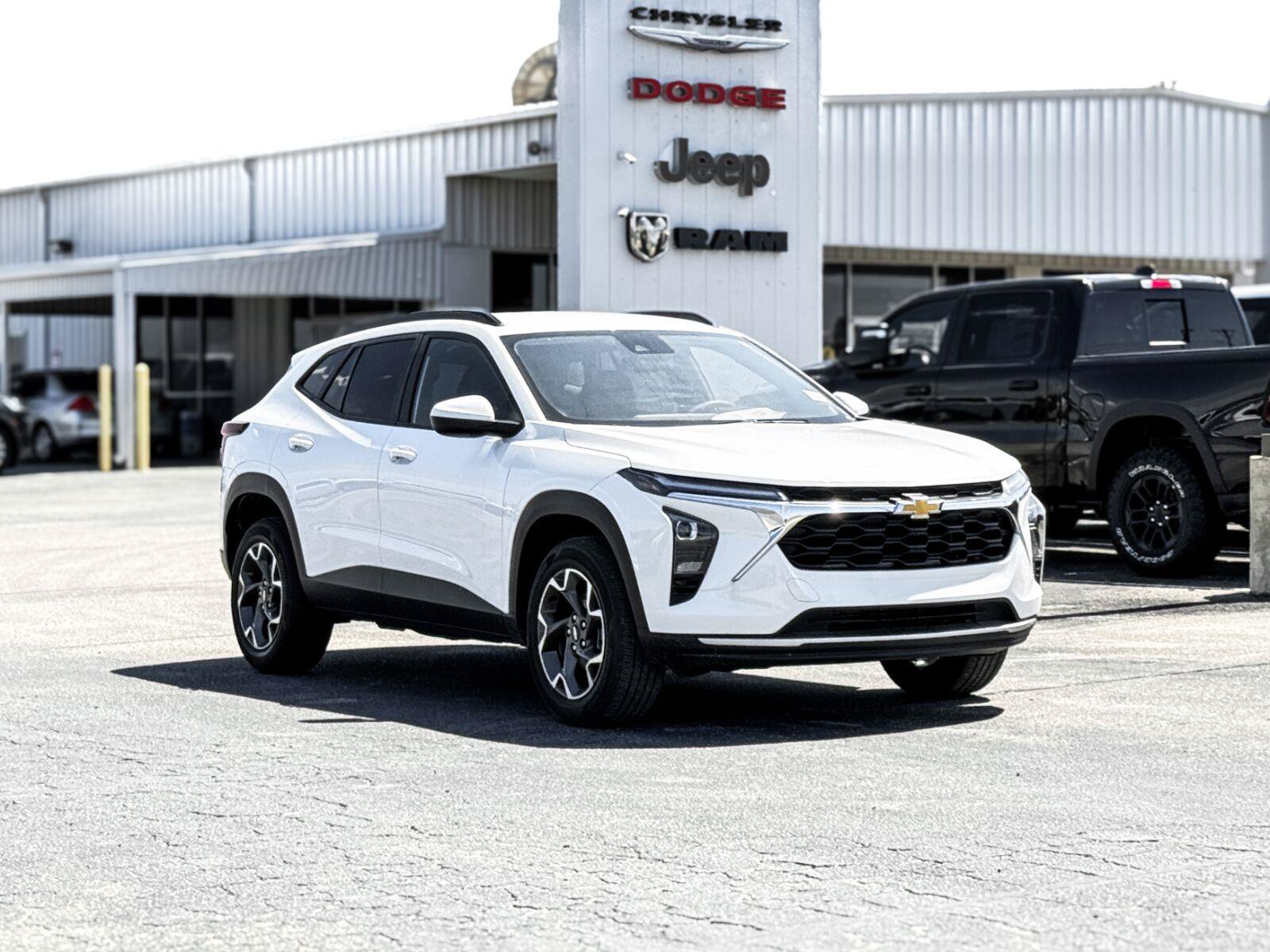 Used 2024 Chevrolet Trax LT FWD image 6