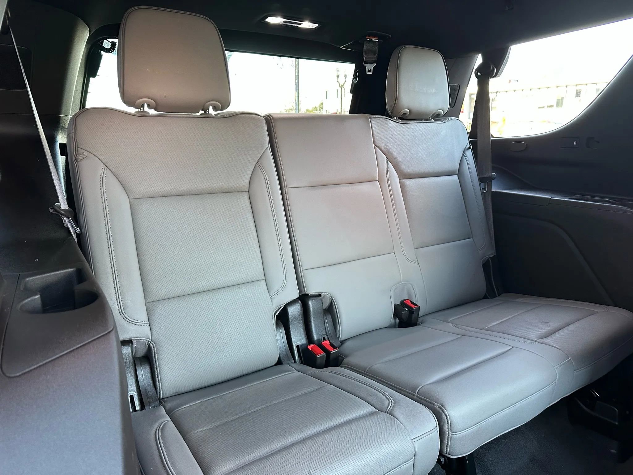 Used 2021 GMC Yukon SLT w/ SLT Luxury Plus Package image 16