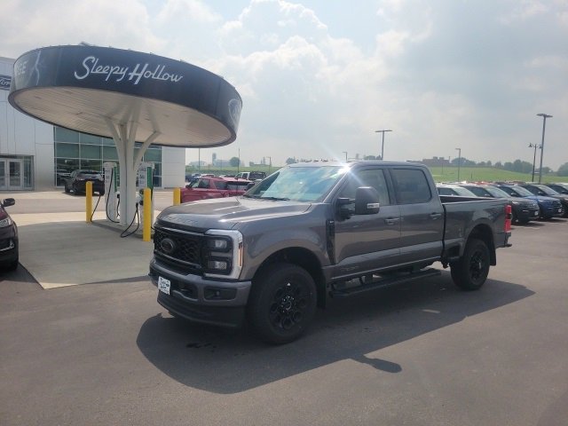 New 2025 Ford F350 XLT w/ Black Appearance Package