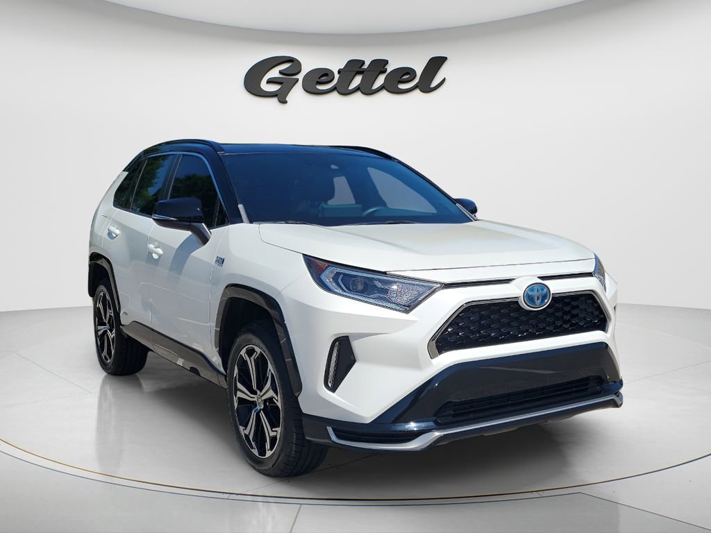 Certified 2021 Toyota RAV4 XSE w/ Weather Package AWD/4WD image 3
