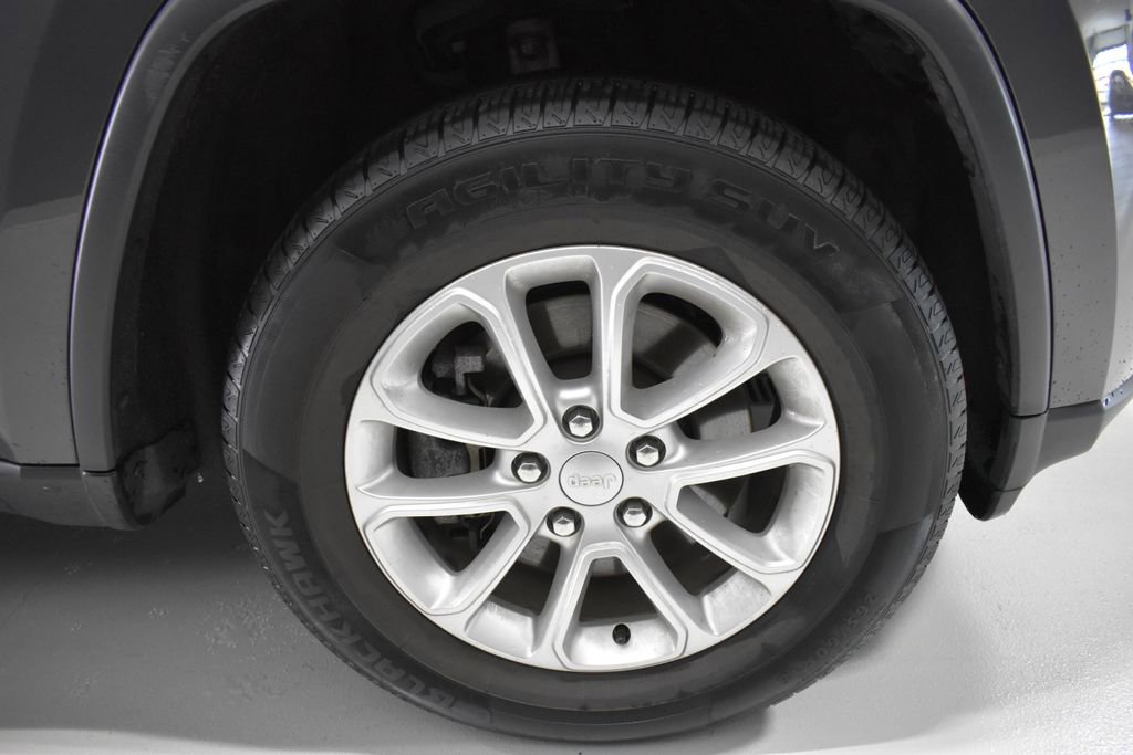 Used 2021 Jeep Grand Cherokee Laredo AWD/4WD image 10