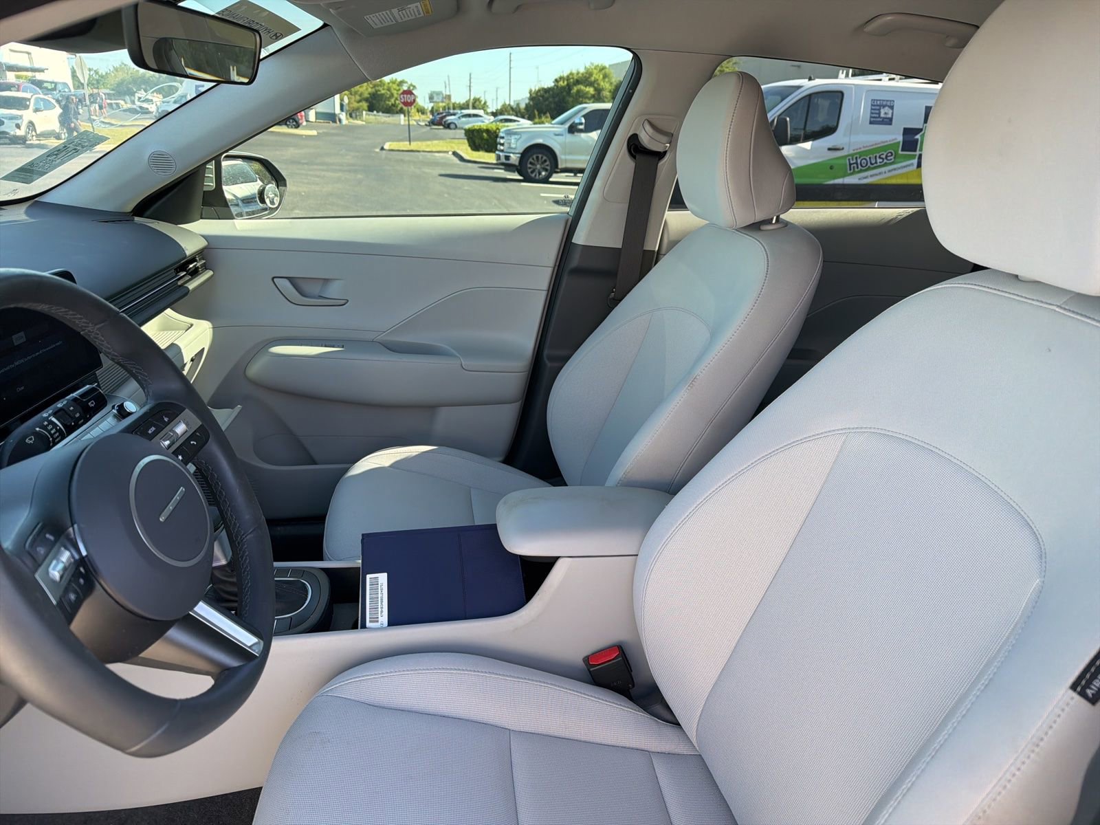 Used 2025 Hyundai Kona SEL image 17