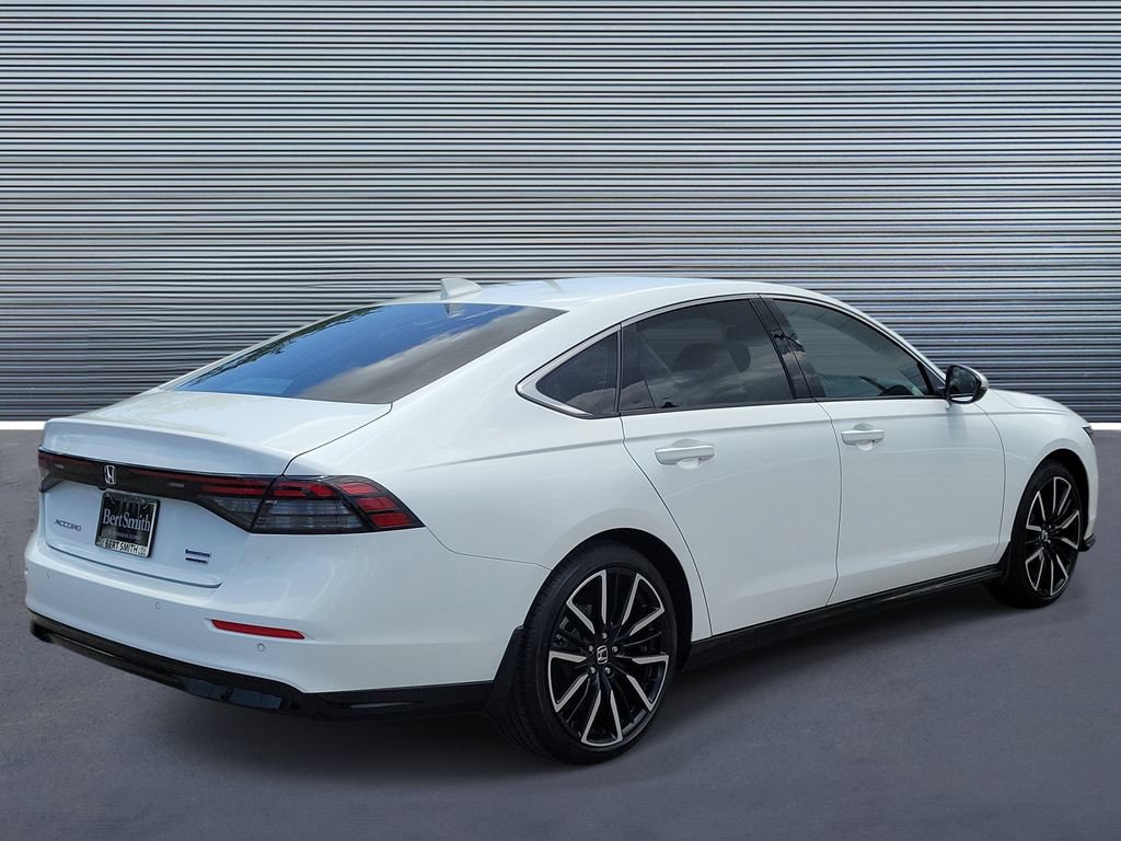 Used 2026 Honda Accord Touring image 3