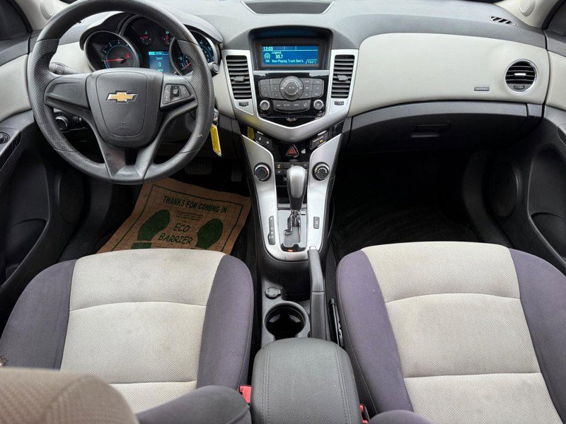 Used 2013 Chevrolet Cruze LS image 10
