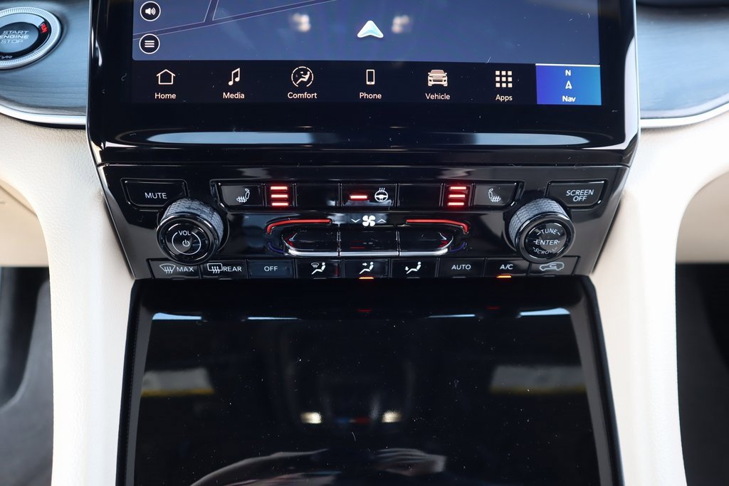 New 2025 Jeep Grand Cherokee Limited image 8