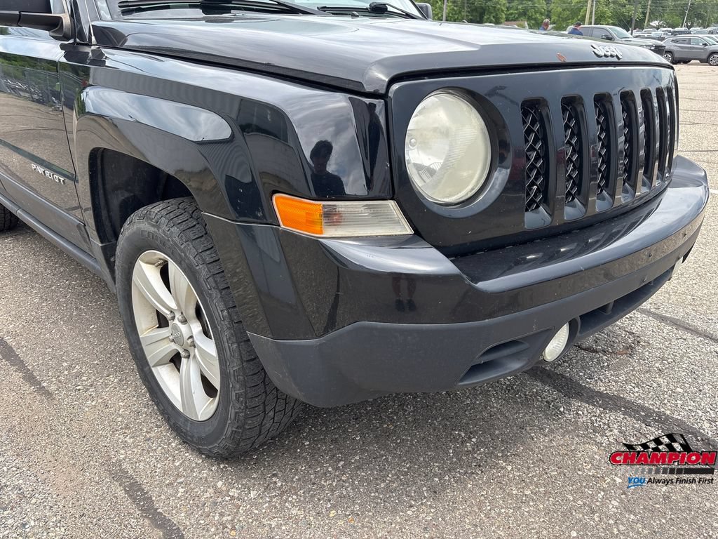 Used 2012 Jeep Patriot Latitude w/ Sun/Sound Group AWD/4WD image 7