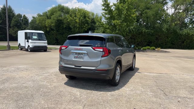Used 2023 GMC Terrain SLE FWD image 8