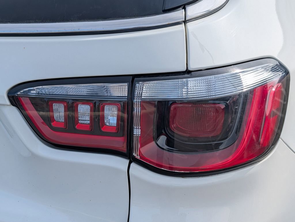 Used 2019 Jeep Compass Limited image 17