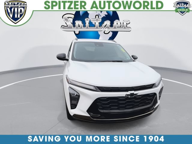 Certified 2025 Chevrolet Trax ACTIV w/ Sunroof Package FWD image 3