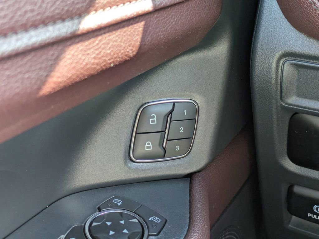 Used 2024 Ford Expedition Limited image 29