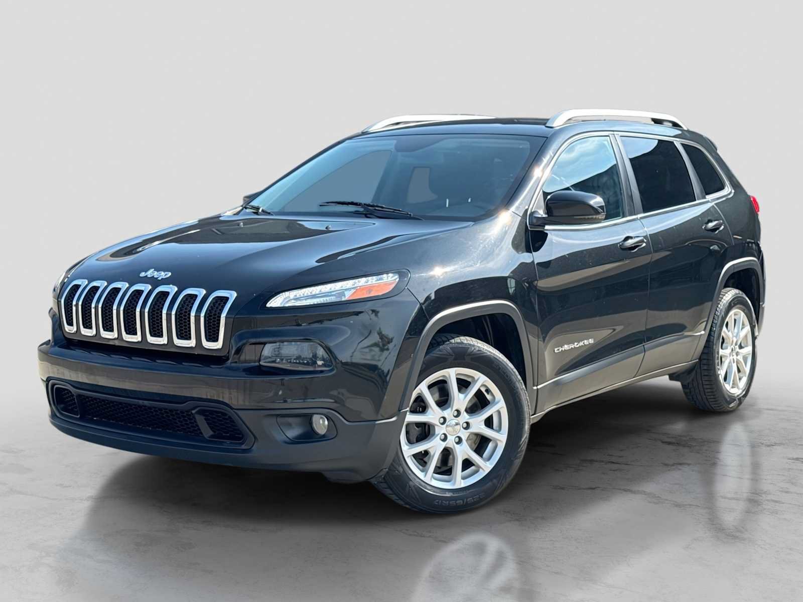 Used 2016 Jeep Cherokee Latitude w/ Safety/Convenience Group