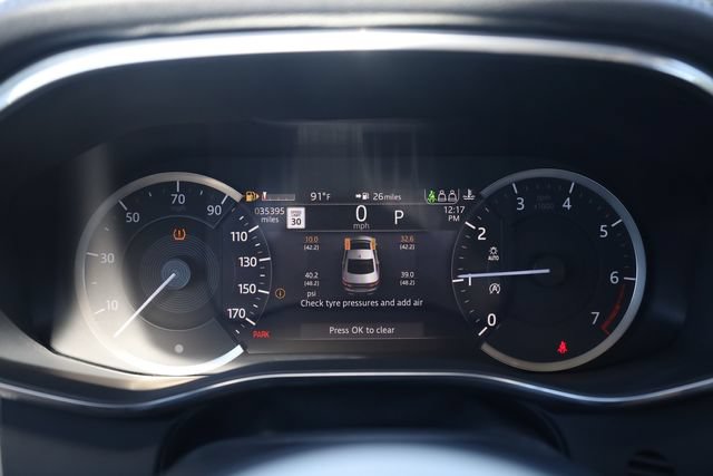 Used 2022 Jaguar XF SE RWD image 21