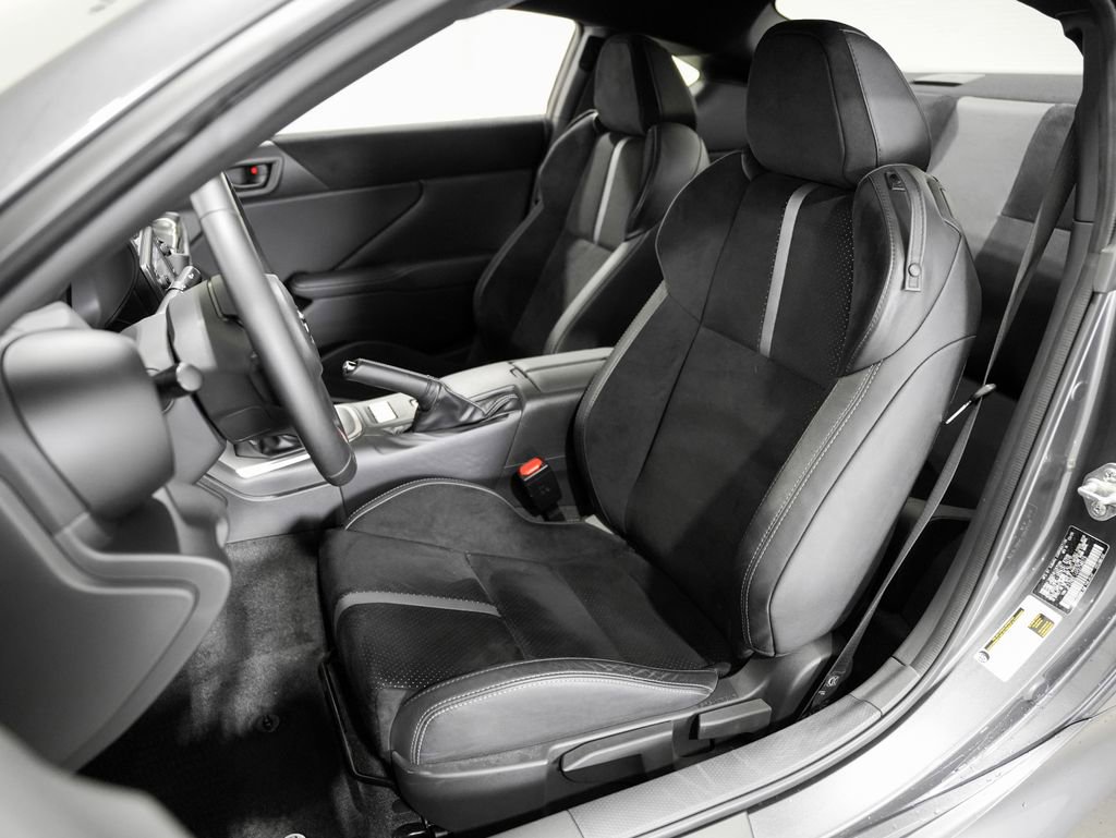 Used 2024 Toyota GR86 Premium image 10