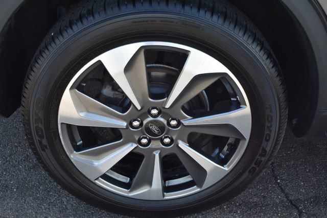 Used 2023 Ford Escape Platinum AWD/4WD image 47