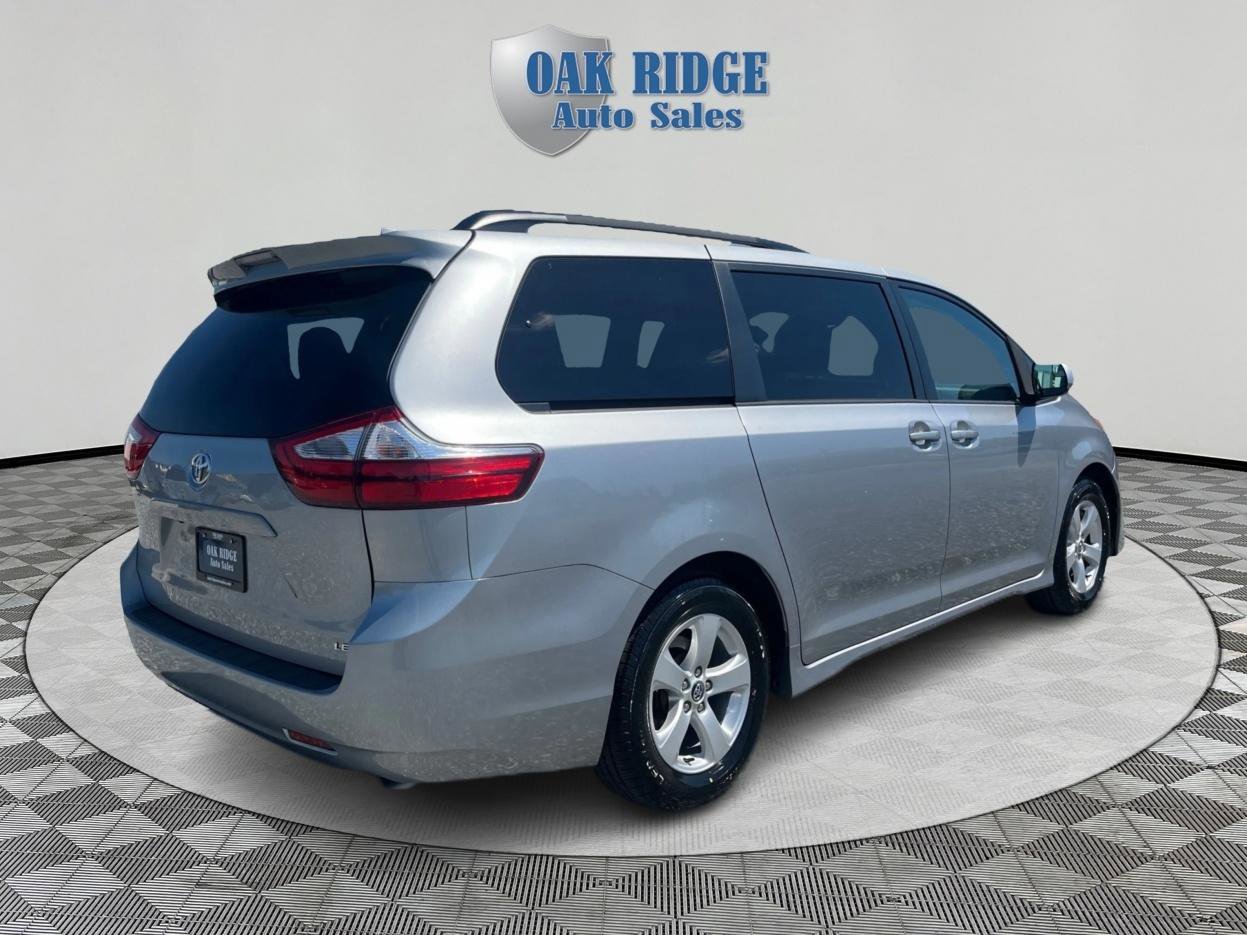 Used 2018 Toyota Sienna LE FWD image 5