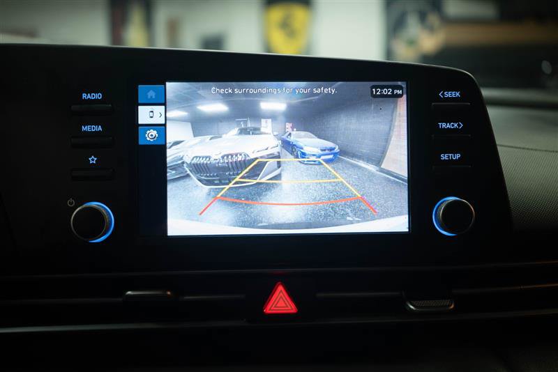Used 2025 Hyundai Elantra SE FWD image 21