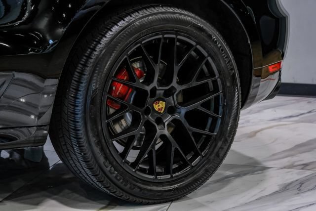 Used 2017 Porsche Macan GTS w/ Premium Package Plus AWD/4WD image 60