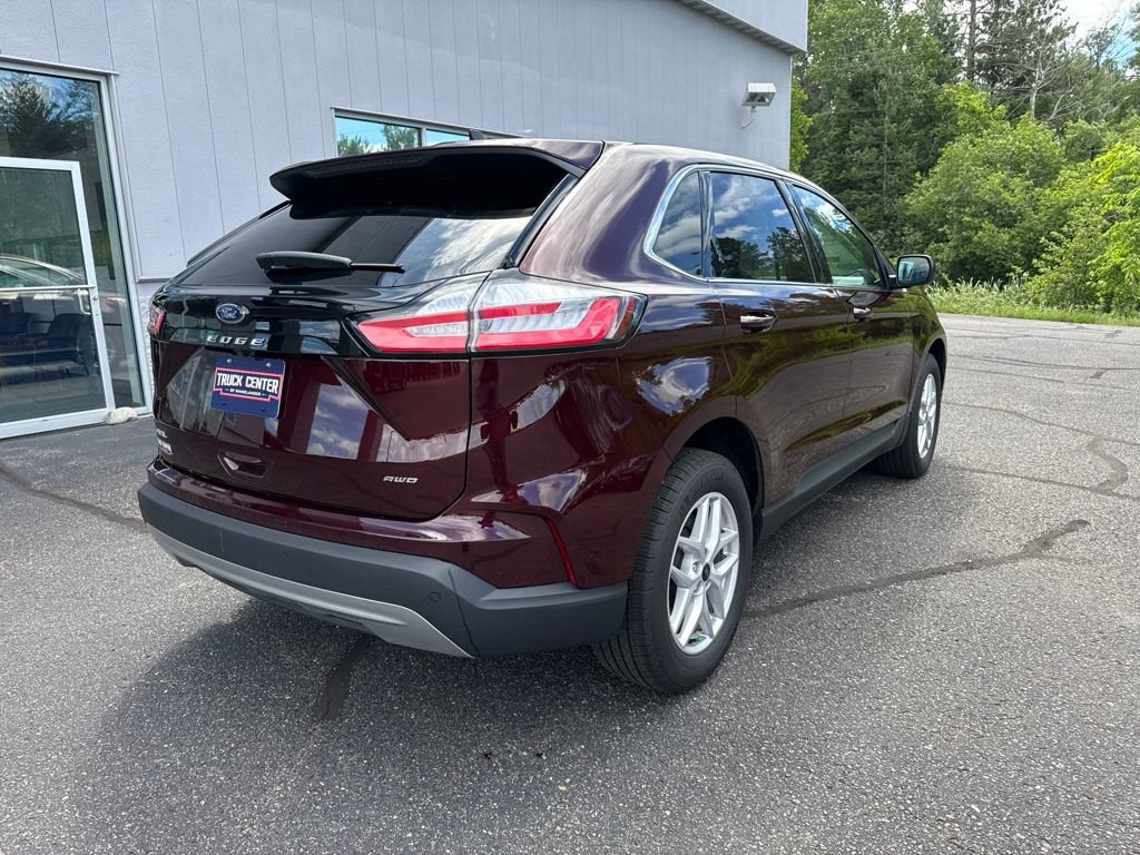 Used 2024 Ford Edge SEL w/ Convenience Package AWD/4WD image 3