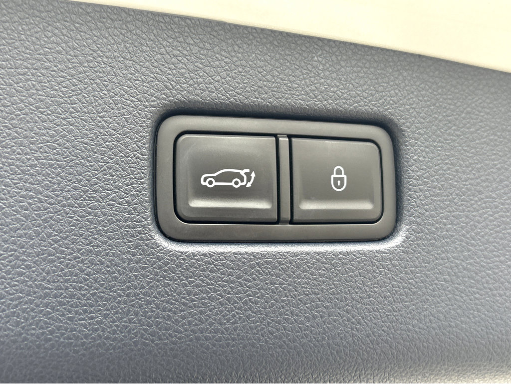 Used 2023 Genesis GV70 3.5T Sport w/ Sport Prestige Package image 21