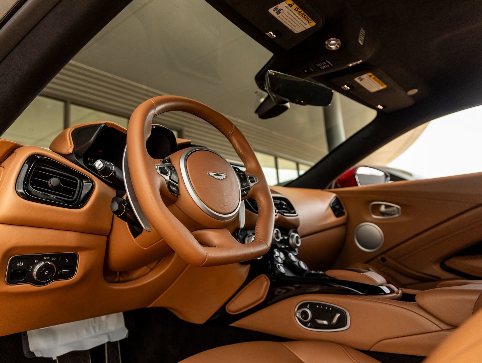Used 2020 Aston Martin V8 Vantage Coupe RWD image 24