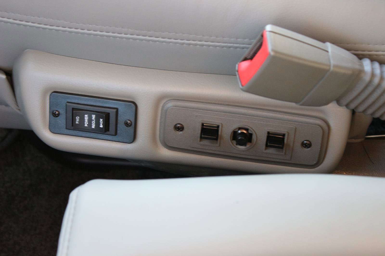 New 2025 Chevrolet Express 2500 RWD 2500 155 w/ Driver Convenience Package image 31