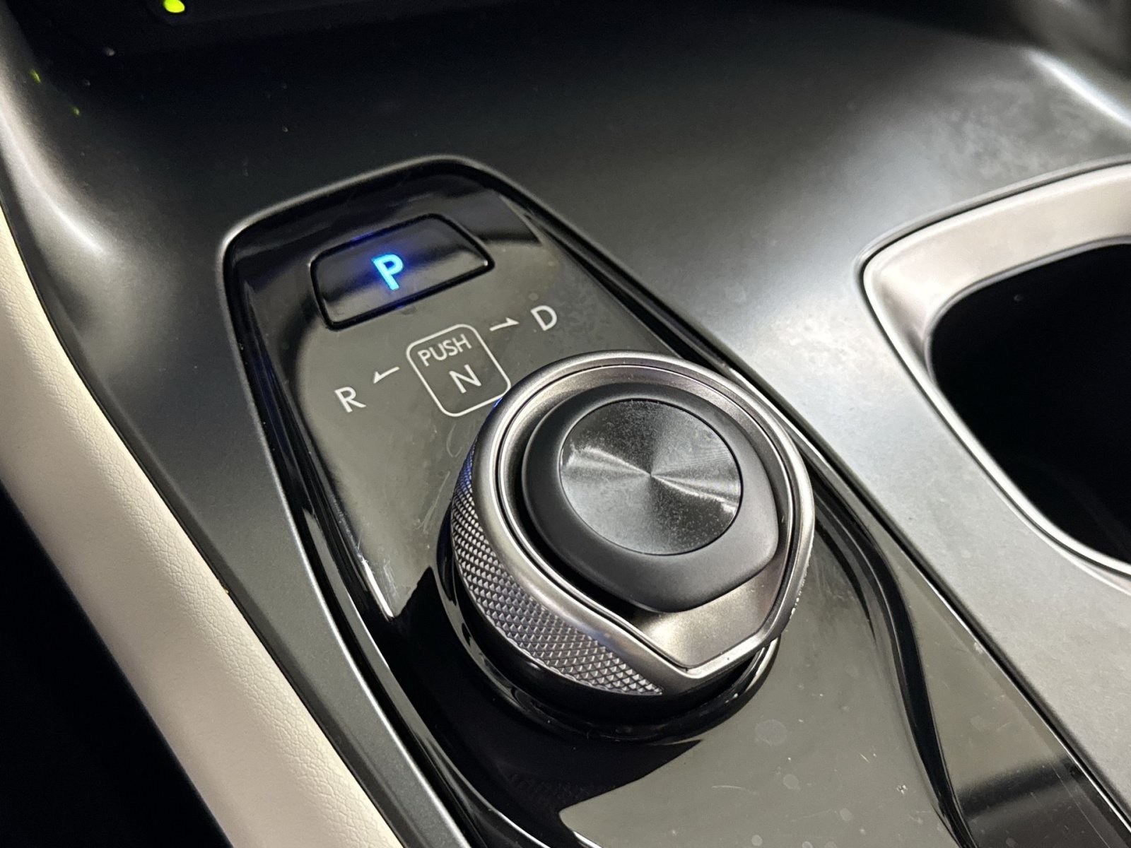 Used 2025 Lexus RZ 300e w/ Accessory Package (2T) FWD image 33