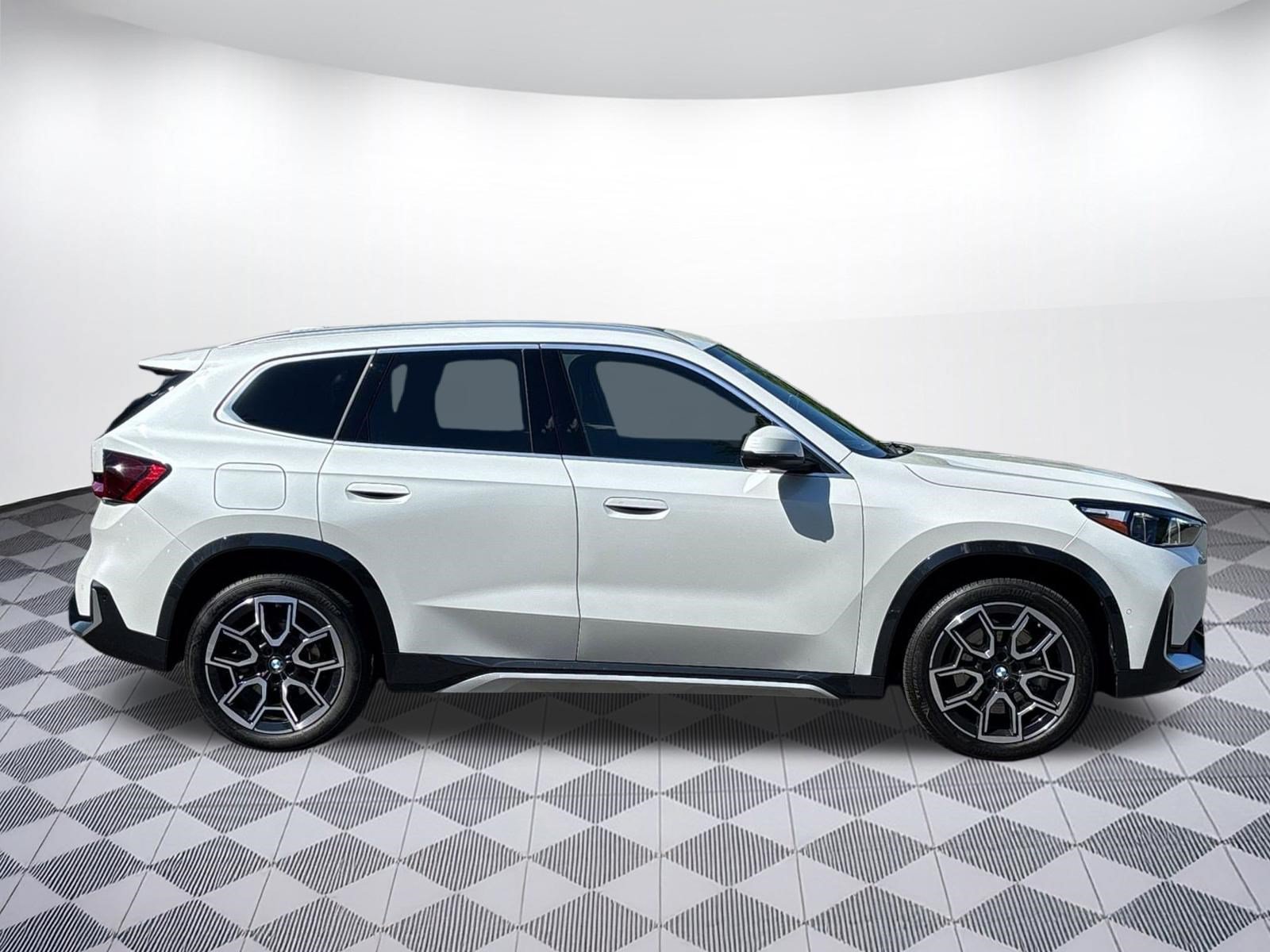 Certified 2025 BMW X1 xDrive28i w/ Technology Package AWD/4WD image 7