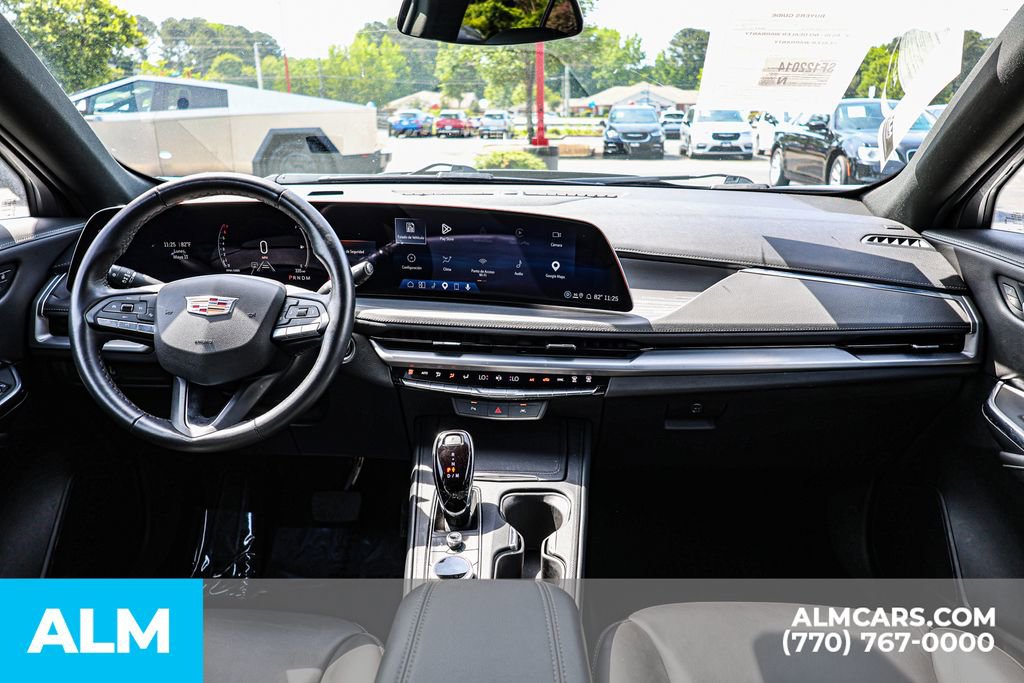 Used 2025 Cadillac XT4 Premium Luxury FWD image 30