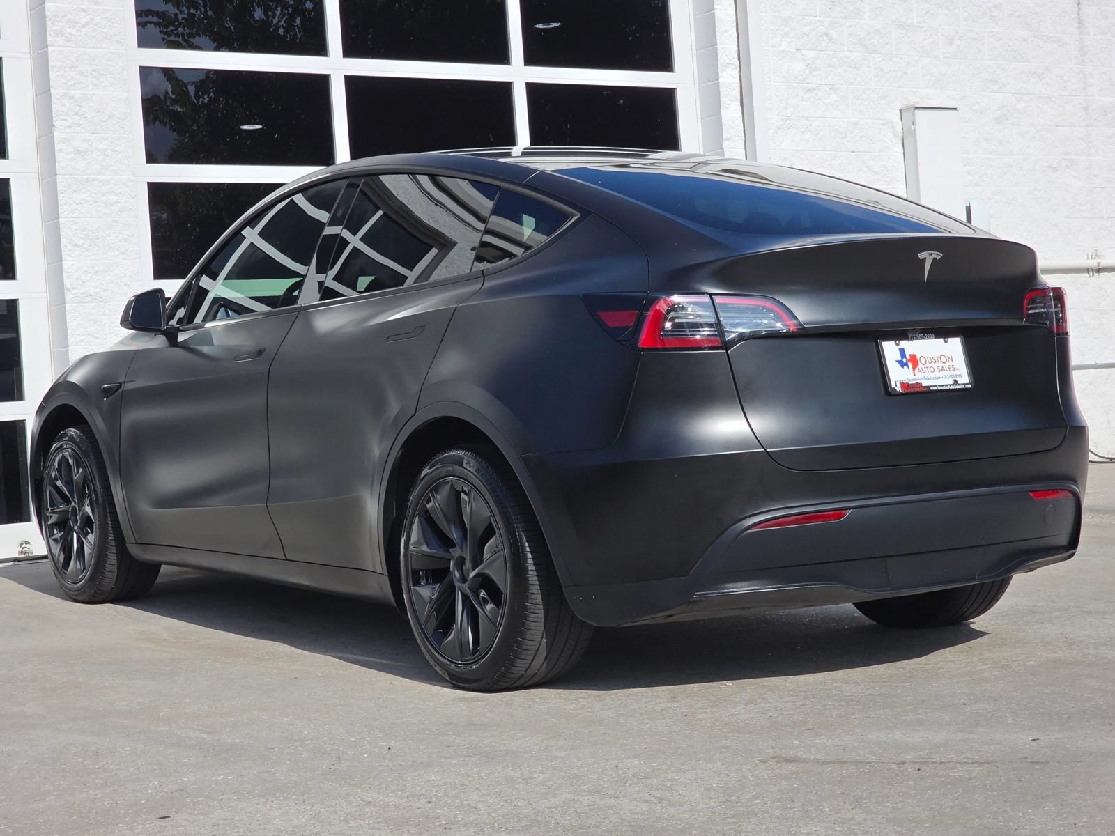 Used 2025 Tesla Model Y Long Range RWD image 5