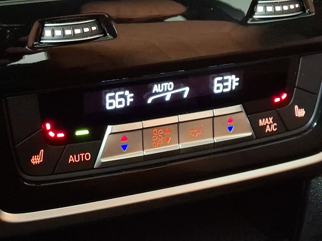 Certified 2024 BMW X7 xDrive40i w/ Executive Package image 15