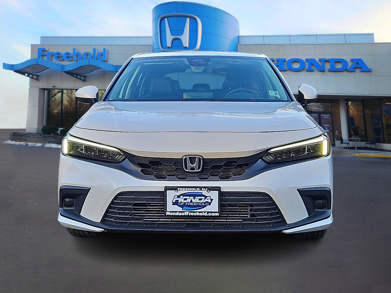 Used 2024 Honda Civic EX-L image 2