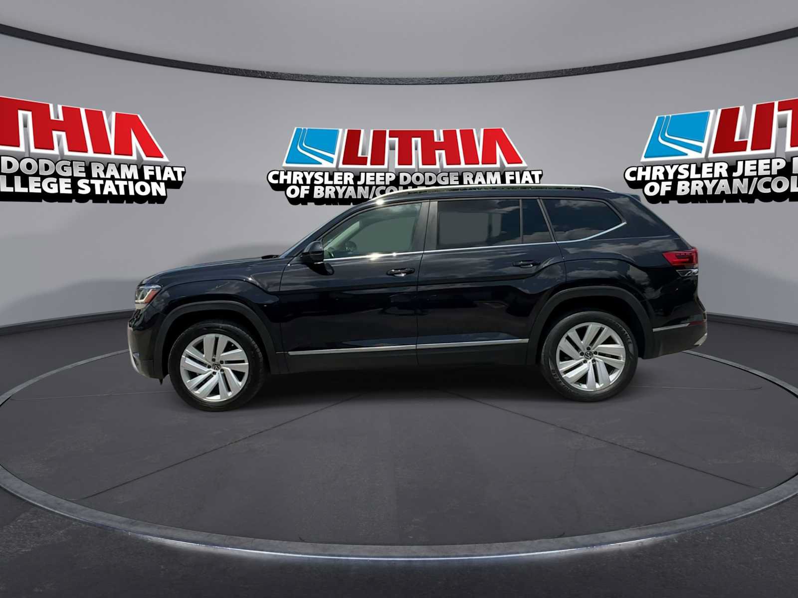 Used 2021 Volkswagen Atlas SEL AWD/4WD image 5