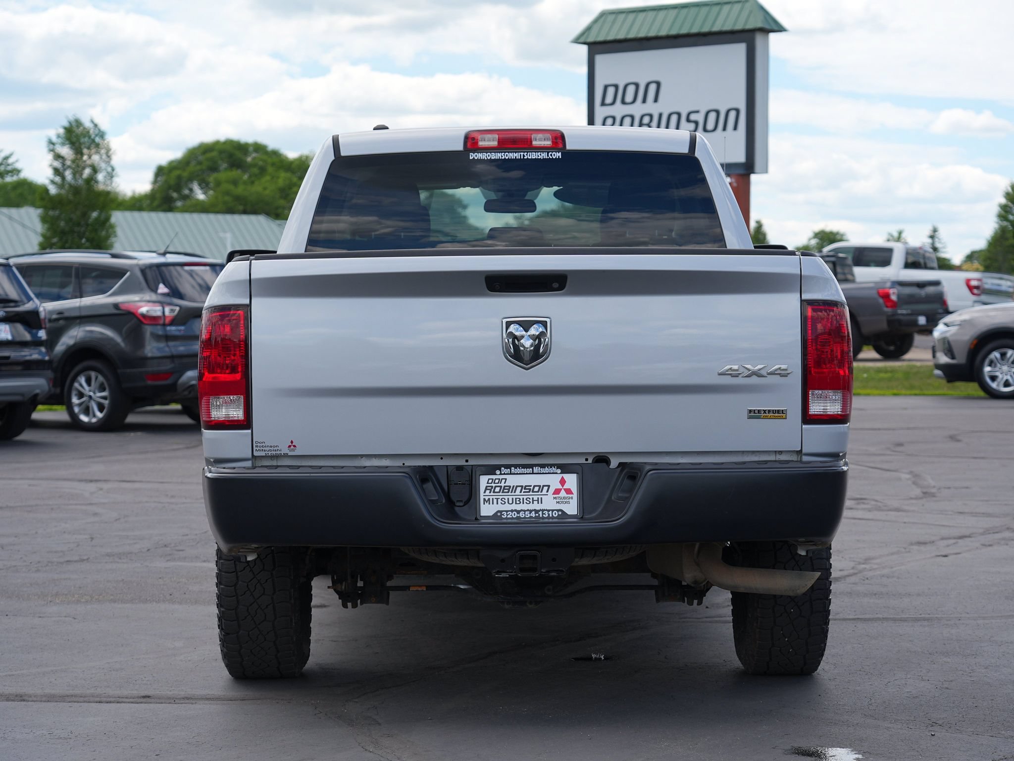 Used 2018 RAM 1500 ST AWD/4WD image 4