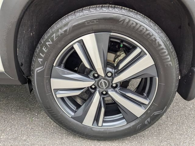 Used 2023 Nissan Rogue SL w/ SL Premium Package FWD image 12