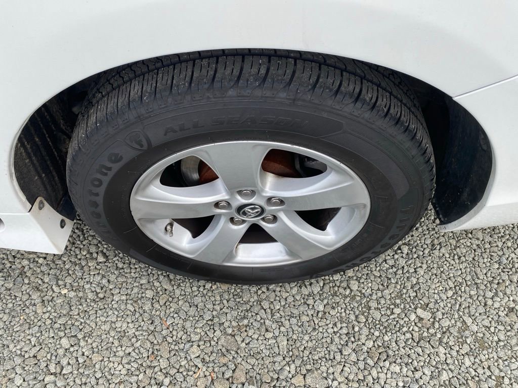 Used 2020 Toyota Sienna L image 25