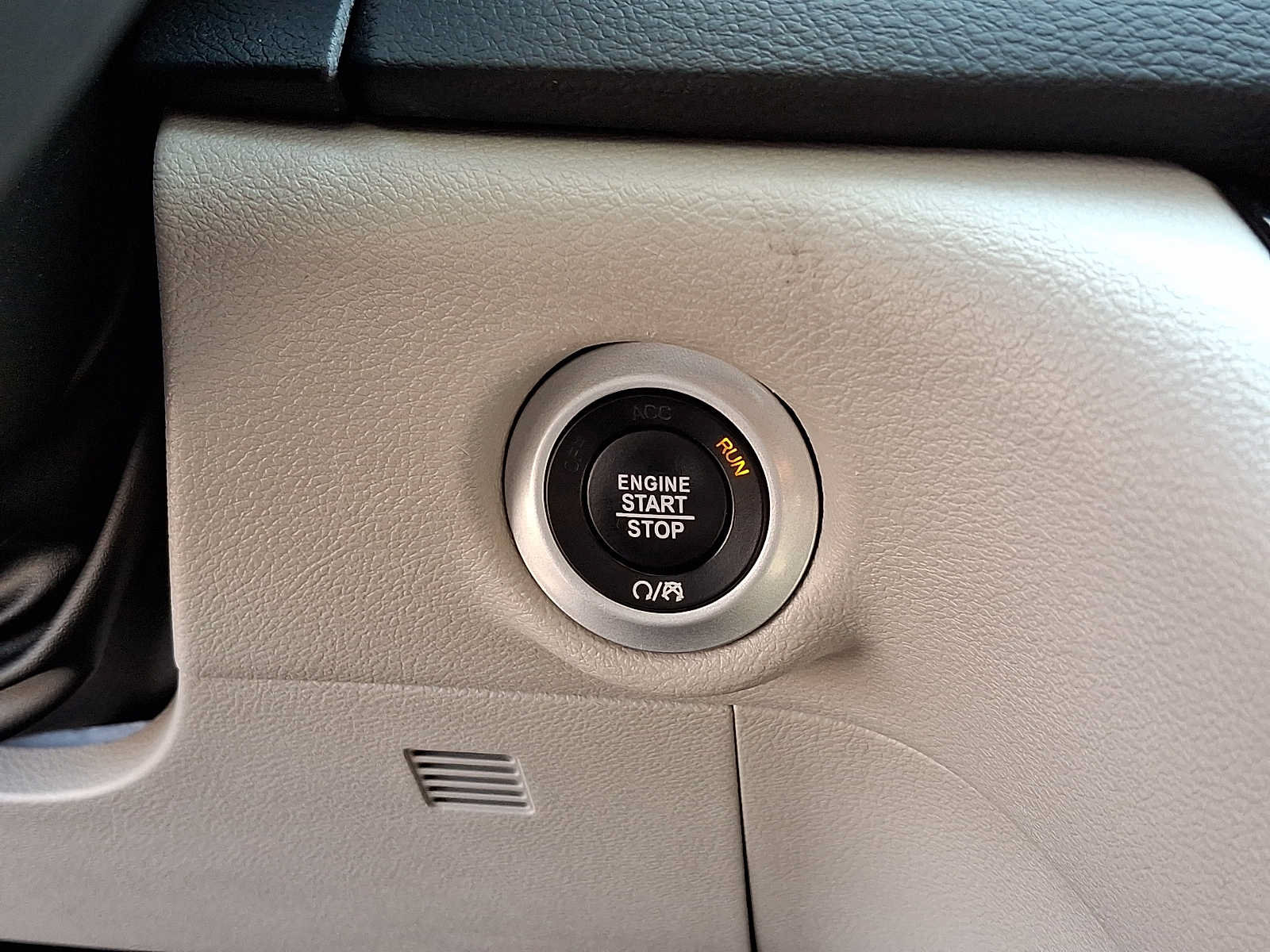 Certified 2023 Chrysler Pacifica Touring-L FWD image 27