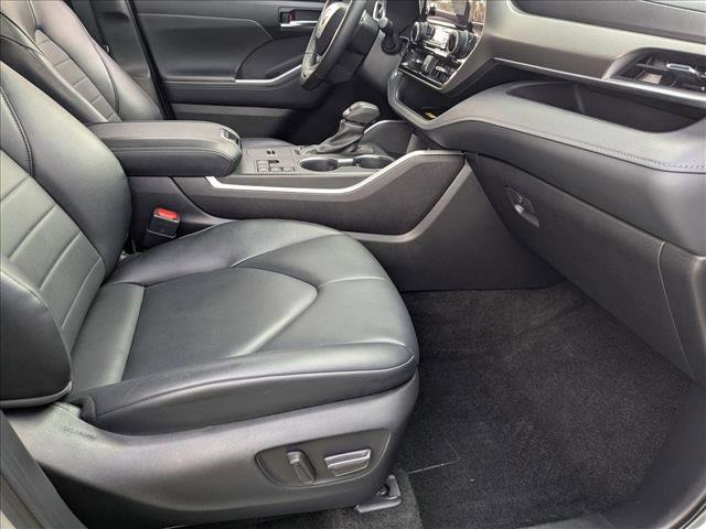Used 2023 Toyota Highlander XLE image 21
