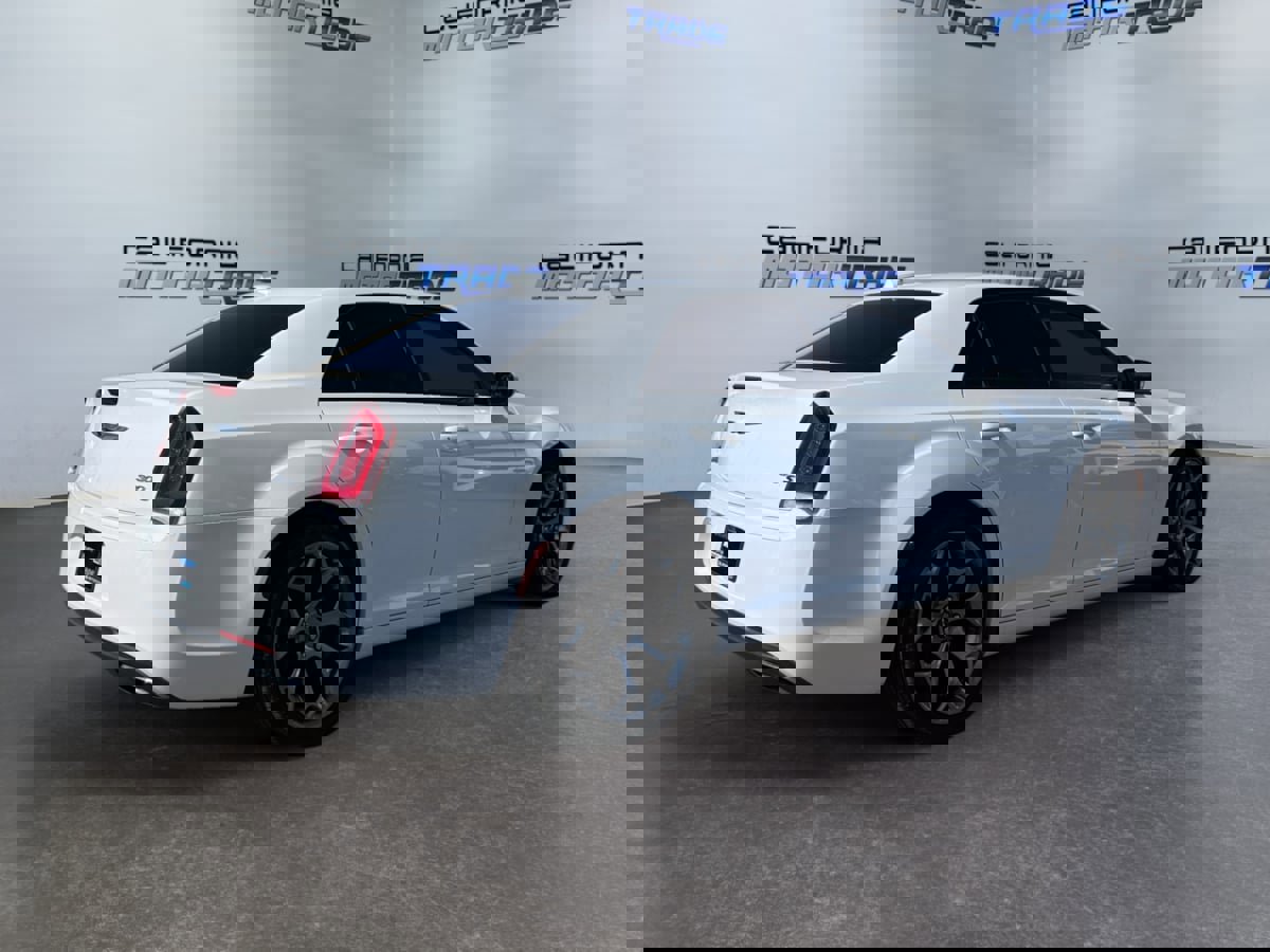 Used 2018 Chrysler 300 S image 5