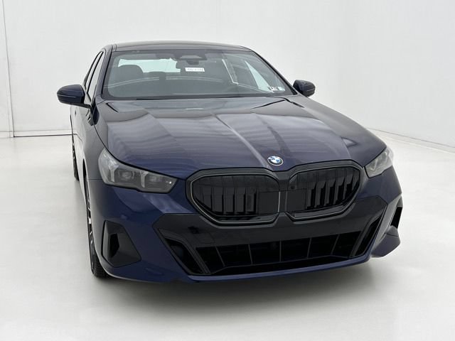 New 2027 BMW 540i xDrive w/ Executive Package AWD/4WD image 3